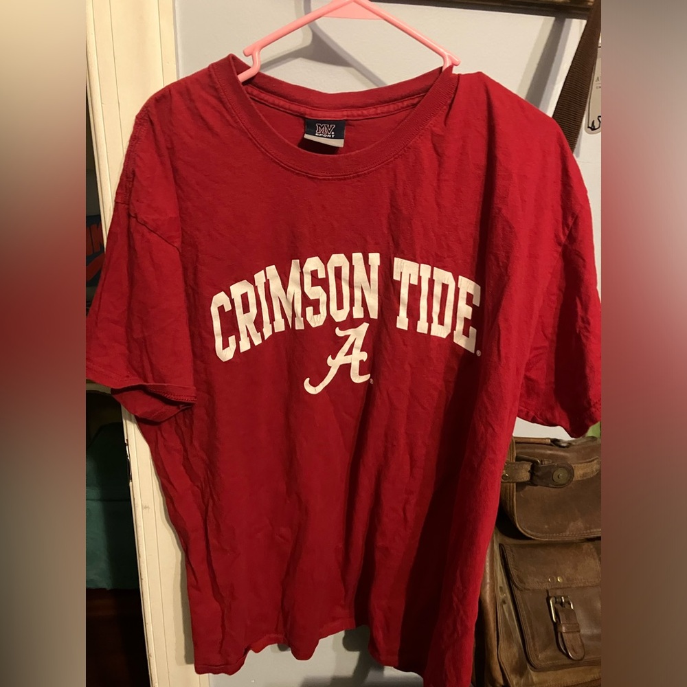 EUC Mens Tshirt Size L/XL